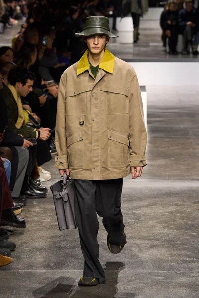 Look 23